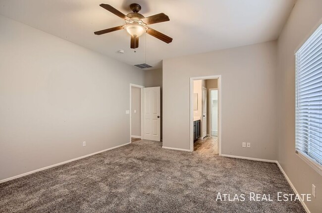 Building Photo - 1460 E Heather Dr