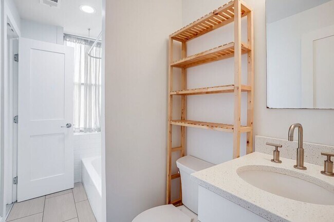 Building Photo - 1451 Park Rd NW