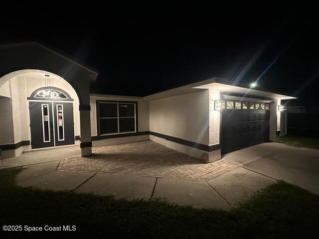 Building Photo - 300 Island Oaks Pl