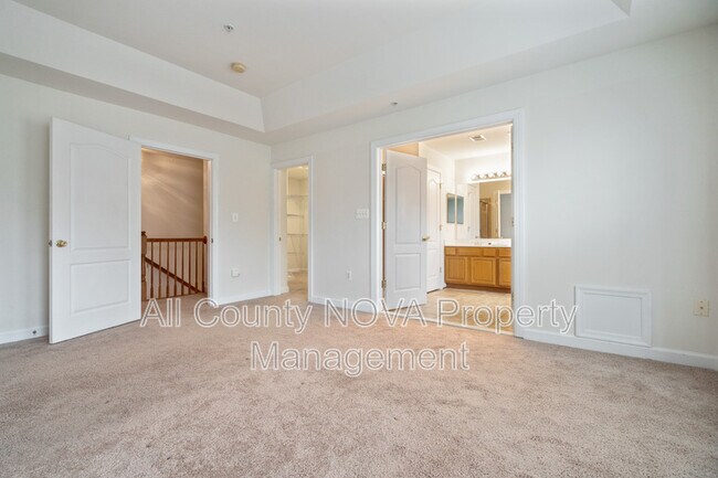 Building Photo - 3546 Carriage Walk Ln