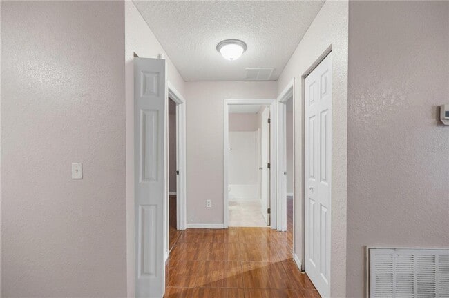 Building Photo - 14 Cedar Tree Terrace