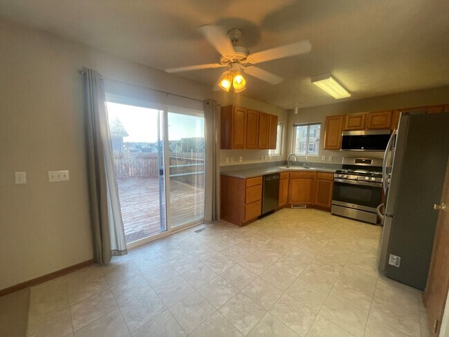 Building Photo - Home For Rent Bellevue.