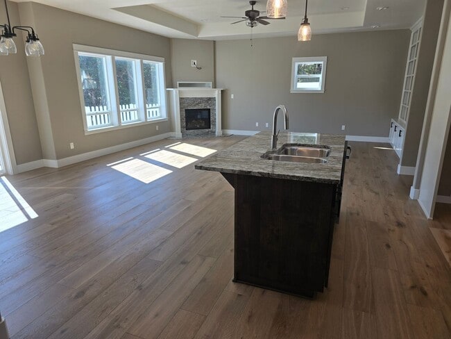 Building Photo - 3 bed 2 bath Brand-New Custom-Built- Home