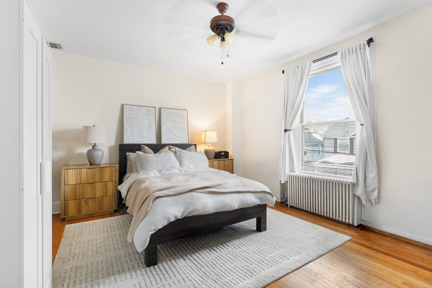 Building Photo - 37 Waverly Pl