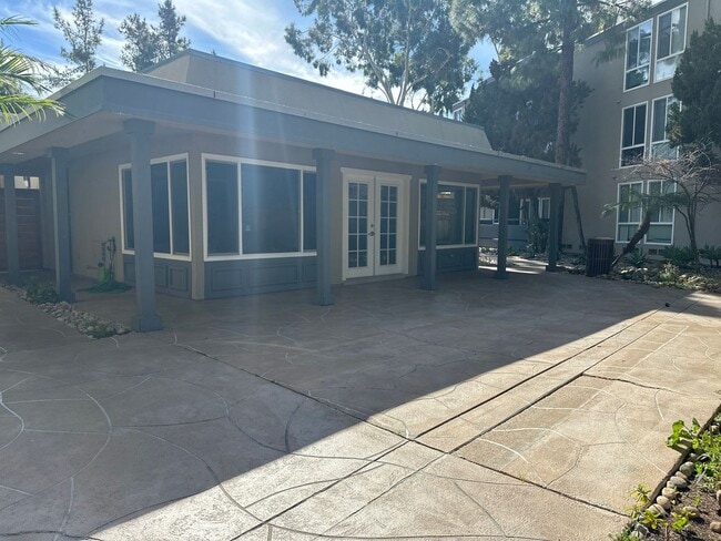 Building Photo - 4860 Rolando Ct