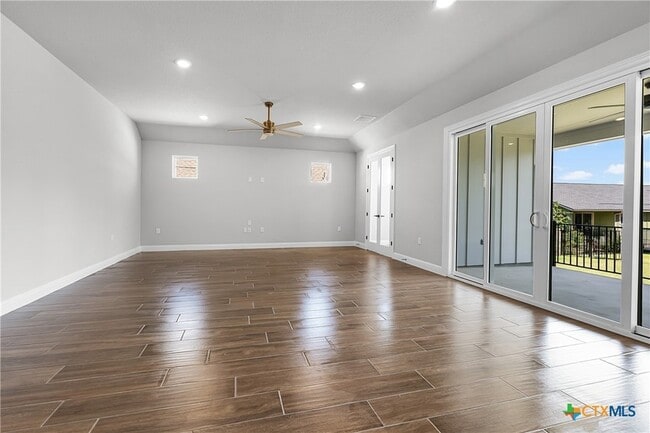 Building Photo - 1447 Dancing Oak Ln