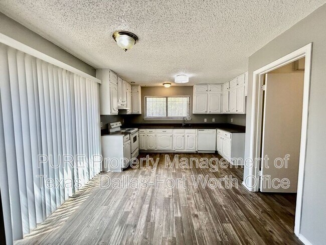 Building Photo - 4605 Menzer Rd