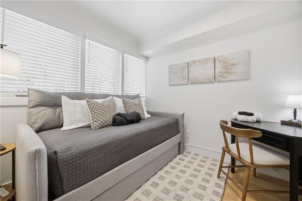 Building Photo - 438 Markham St SW