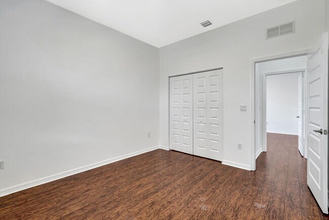 Building Photo - 972 NE 193rd Terrace
