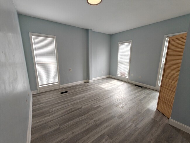 Building Photo - 102 Mt Pleasant Ave