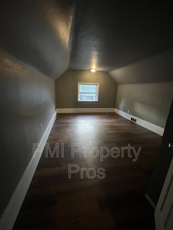 Building Photo - 1516 S Union St