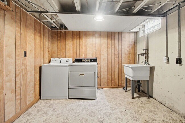 Building Photo - 29138 Hathaway