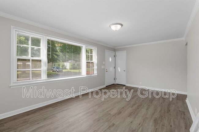 Building Photo - 662 Gleason Dr