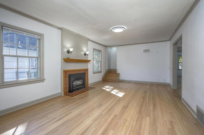 Building Photo - 7128 Baltimore Ave