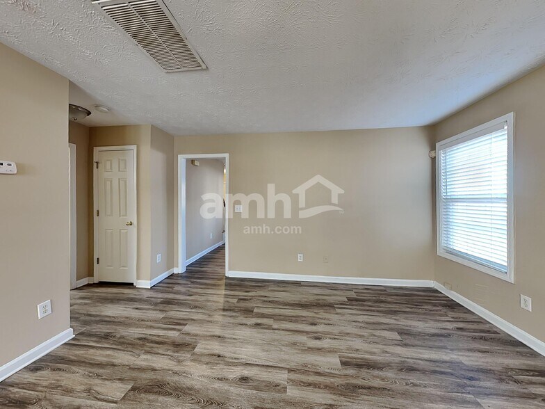 Building Photo - 2912 Canopy Cir