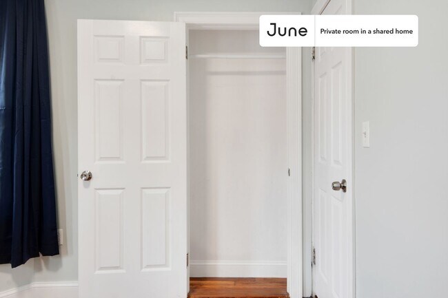 Building Photo - Room in Shared 4 bed/2 bath home