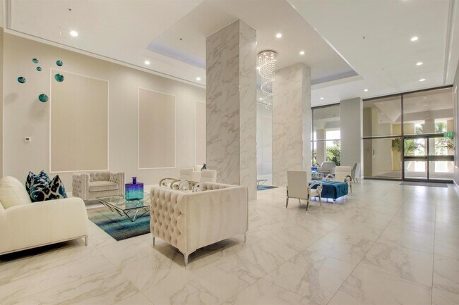 Building Photo - 5280 N Ocean Dr