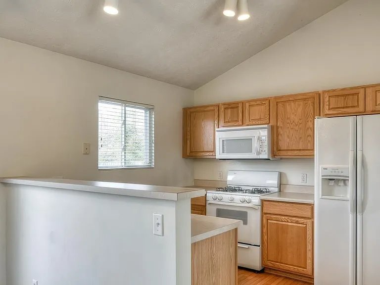 Building Photo - 6206 N 131st Ave