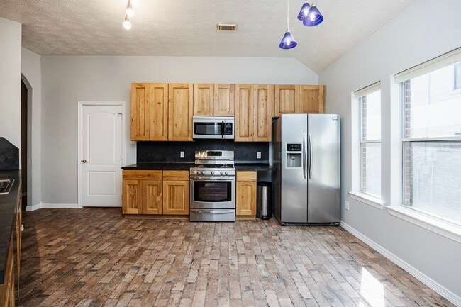 Building Photo - 19423 Arbor Pines Ln