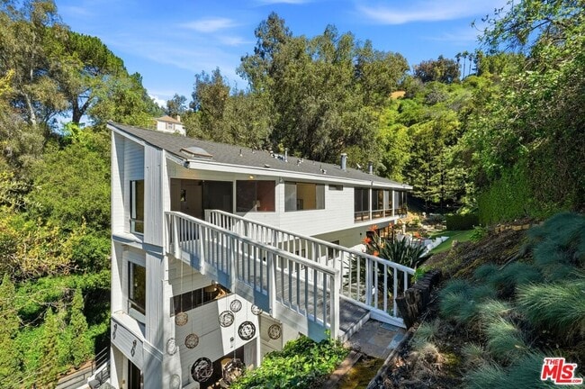 Building Photo - 2350 Benedict Canyon Drive