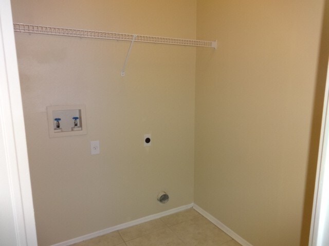 Building Photo - 523 Royal Ridge St