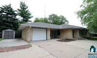 Building Photo - 3 Bedroom Home with Large Basement