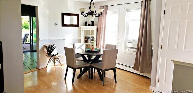 Building Photo - 24 Bissell Ct