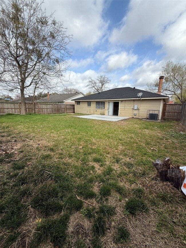 Building Photo - 16207 Camino Del Sol Dr