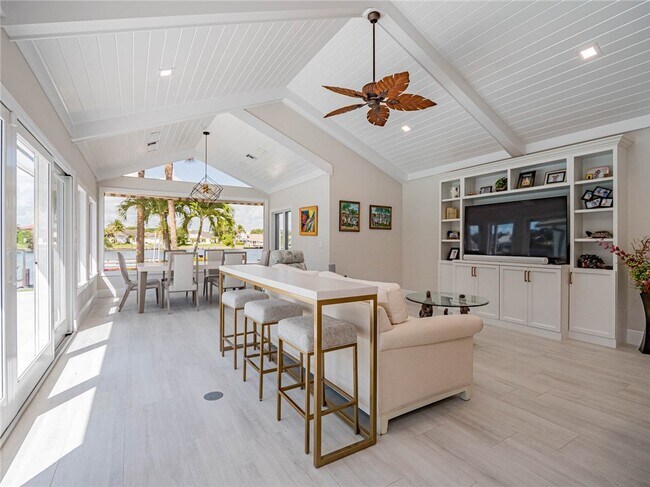 Building Photo - 195 Spinnaker Dr