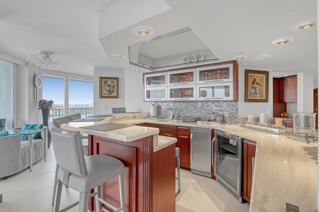Building Photo - 5200 N Ocean Dr