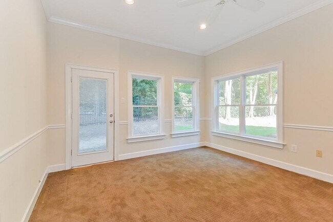 Building Photo - 3030 Sugarloaf Club Dr
