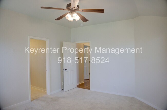 Building Photo - Coming Soon! 3 bed/2 bath!