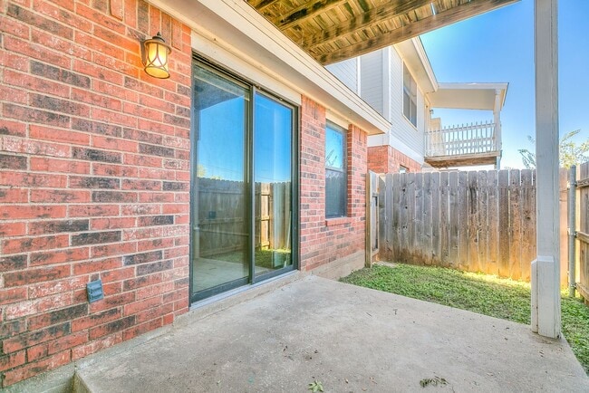 Building Photo - COMING JANUARY 2026 - Spacious 2-Bedroom Townhome with River View!