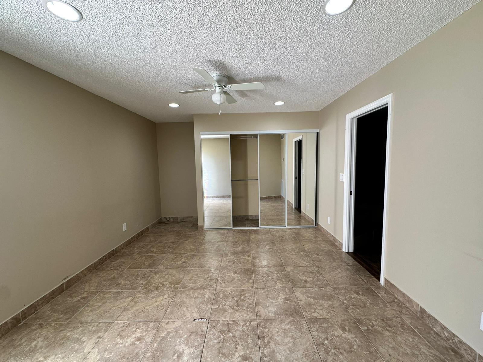 Building Photo - 637 Executive Center Dr