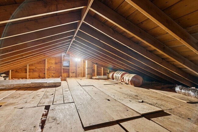 Building Photo - 1087 Littlefield Rd