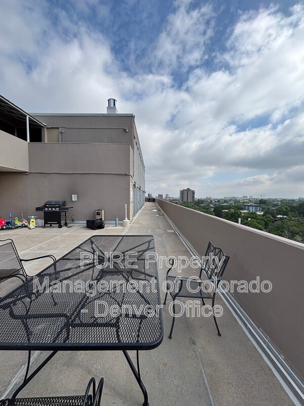 Building Photo - 888 Logan St