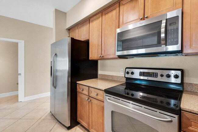 Building Photo - "Spacious 2-Bed Townhouse in Fort Walton Beach"