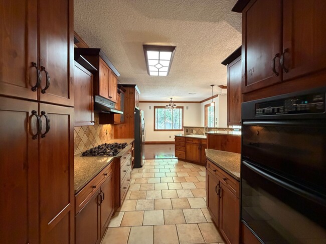 Building Photo - Beautiful 3 Bedroom Single Story Custom Home Plus Office Available Near Tramway Blvd NE & I-40!