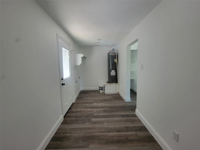 Building Photo - 3024 N Crump St