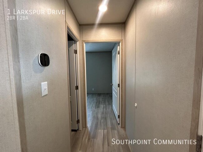 Building Photo - 1 Larkspur Dr