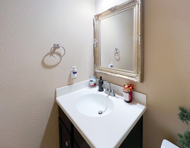 Building Photo - 10419 Avalon Rdg