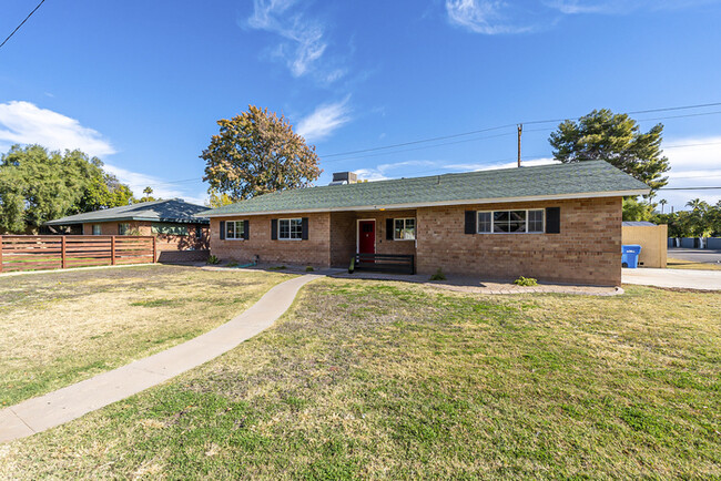 Building Photo - Beautiful Biltmore 4 Bedroom Home