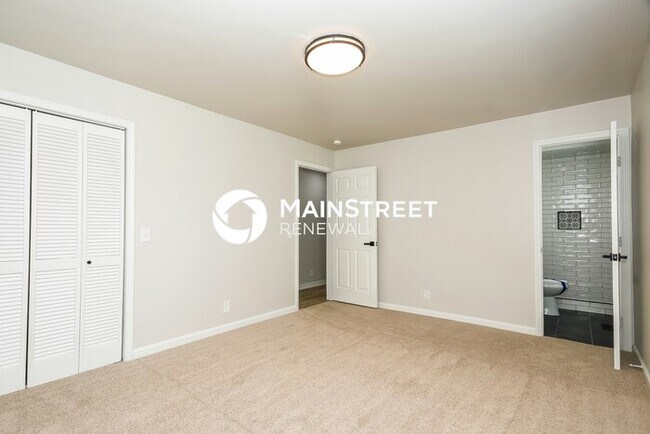 Building Photo - 4 Bedroom Pet-Friendly Home in OLD HICKORY, TN with Main Street Renewal