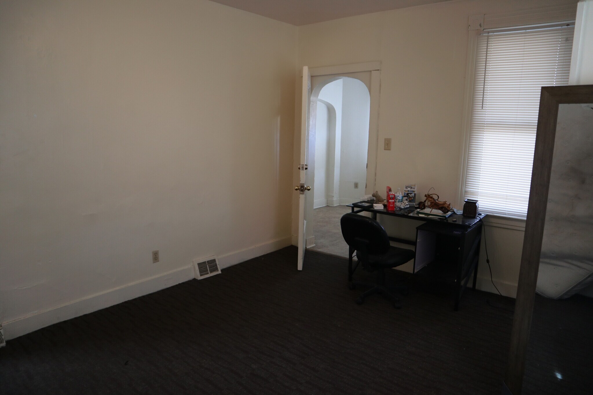 Building Photo - 611 Park St