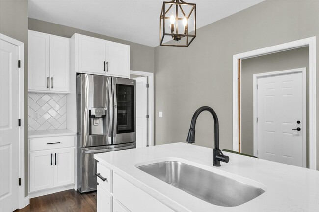 Building Photo - 3408 S Myra Ridge Dr