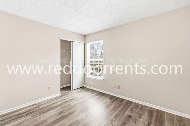 Building Photo - 2249 Collins Way