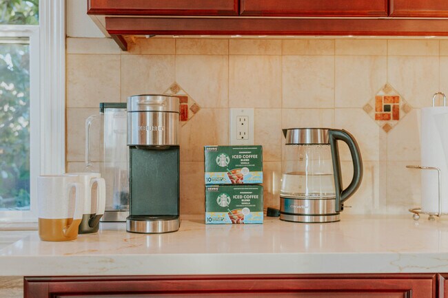 Building Photo - 5008 Onstad St