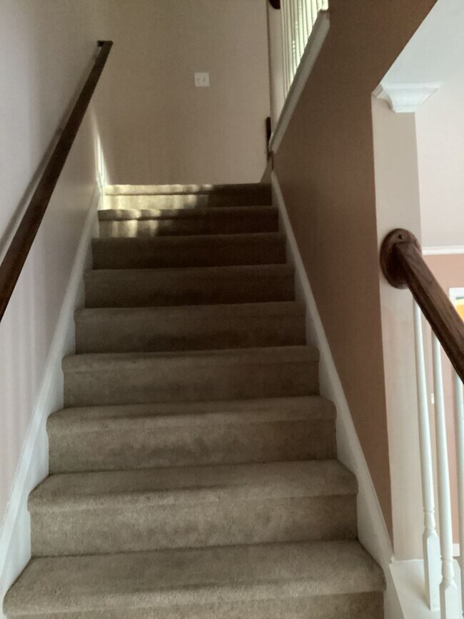 Building Photo - 116 Rosecliff Cir