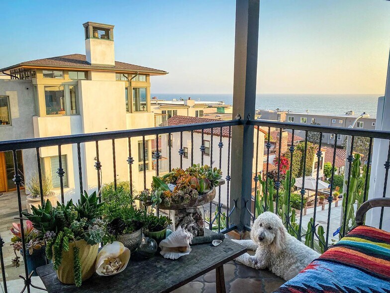 Building Photo - 221 24th St