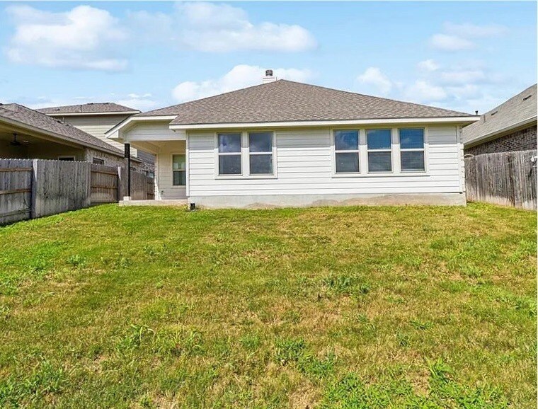 Backyard - 420 Blue Oak Blvd